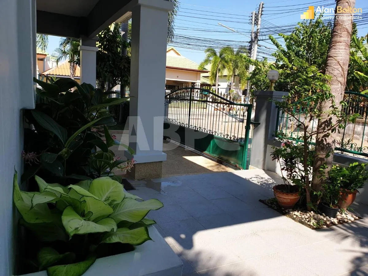 Big Garden 3 Bed 2 Bath House Near Lake MapPhrachan photo 9
