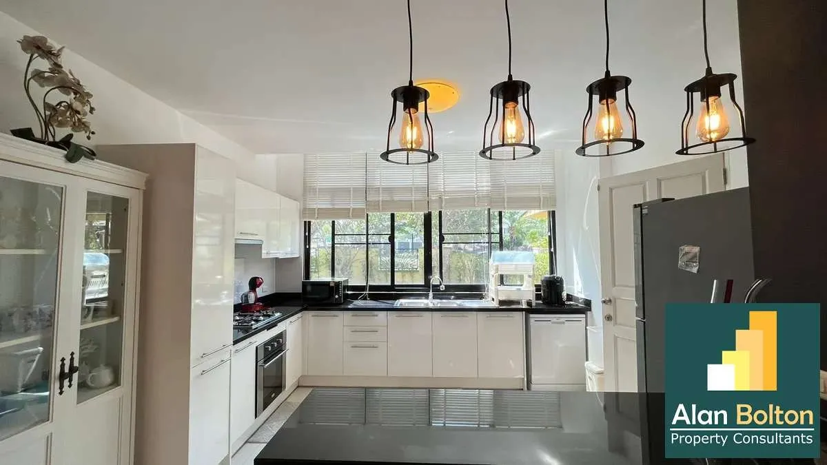 Newly Renovated 4 Bed Pool Villa in East Pattaya - The Village At Horseshoe Point photo 20