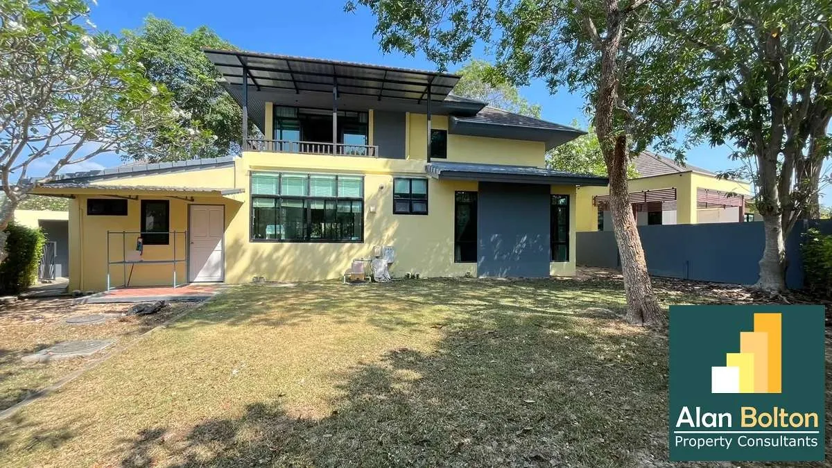Newly Renovated 4 Bed Pool Villa in East Pattaya - The Village At Horseshoe Point photo 3