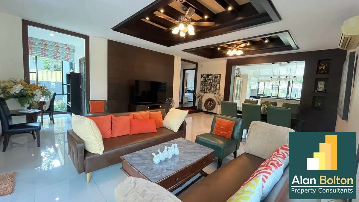 Newly Renovated 4 Bed Pool Villa in East Pattaya - The Village At Horseshoe Point photo 18