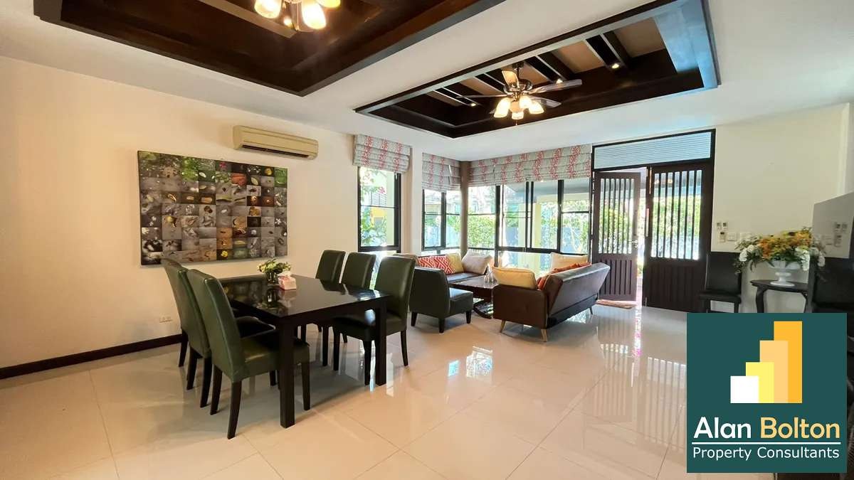 Newly Renovated 4 Bed Pool Villa in East Pattaya - The Village At Horseshoe Point photo 14