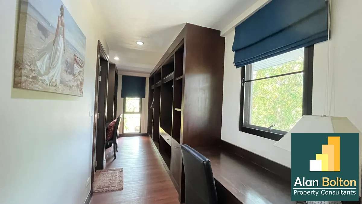 Newly Renovated 4 Bed Pool Villa in East Pattaya - The Village At Horseshoe Point photo 12