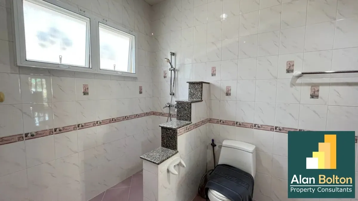 Pool villa 4 Bedrooms 4 Bathrooms in East Pattaya photo 18