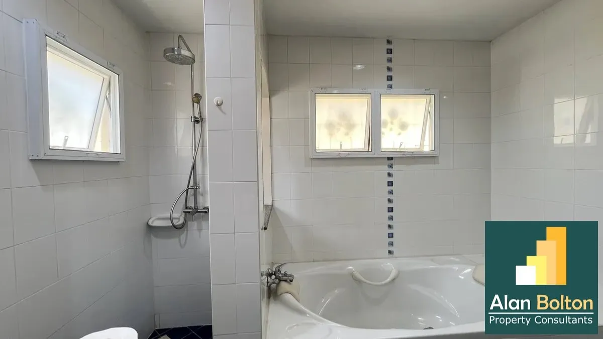Pool villa 4 Bedrooms 4 Bathrooms in East Pattaya photo 21
