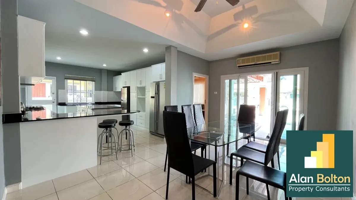 Pool villa 4 Bedrooms 4 Bathrooms in East Pattaya photo 10