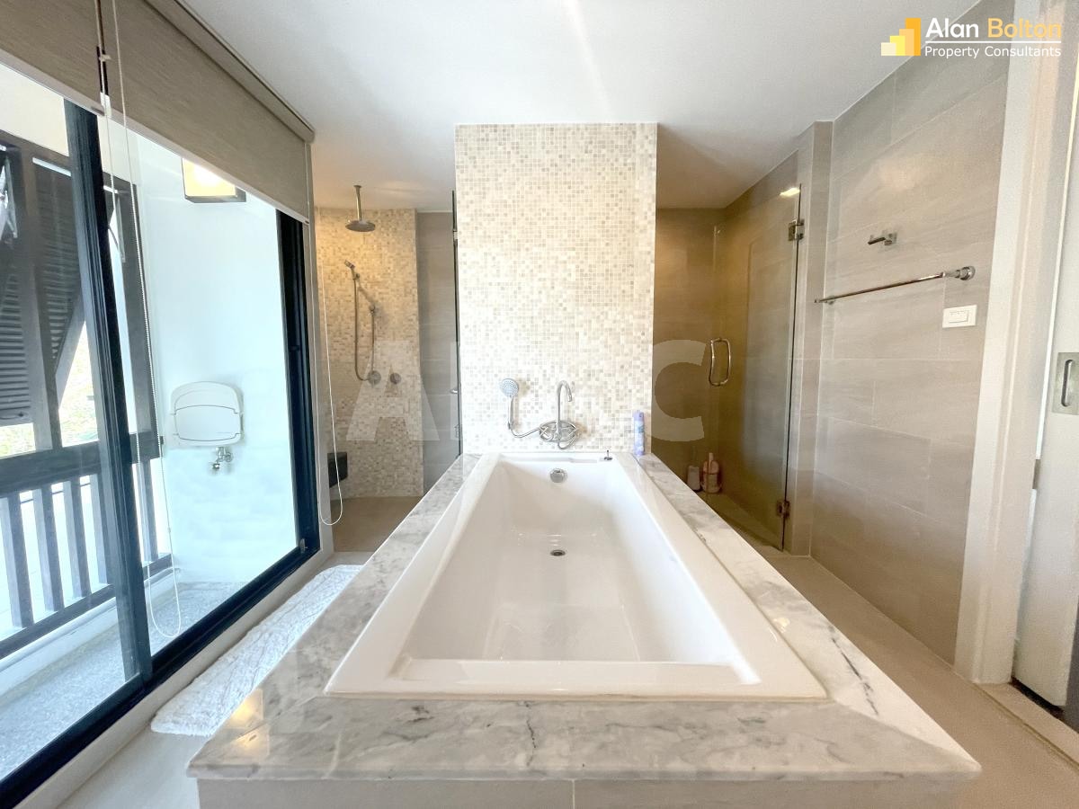 3 Bed 4 Bath in East Pattaya HS5267 photo 18