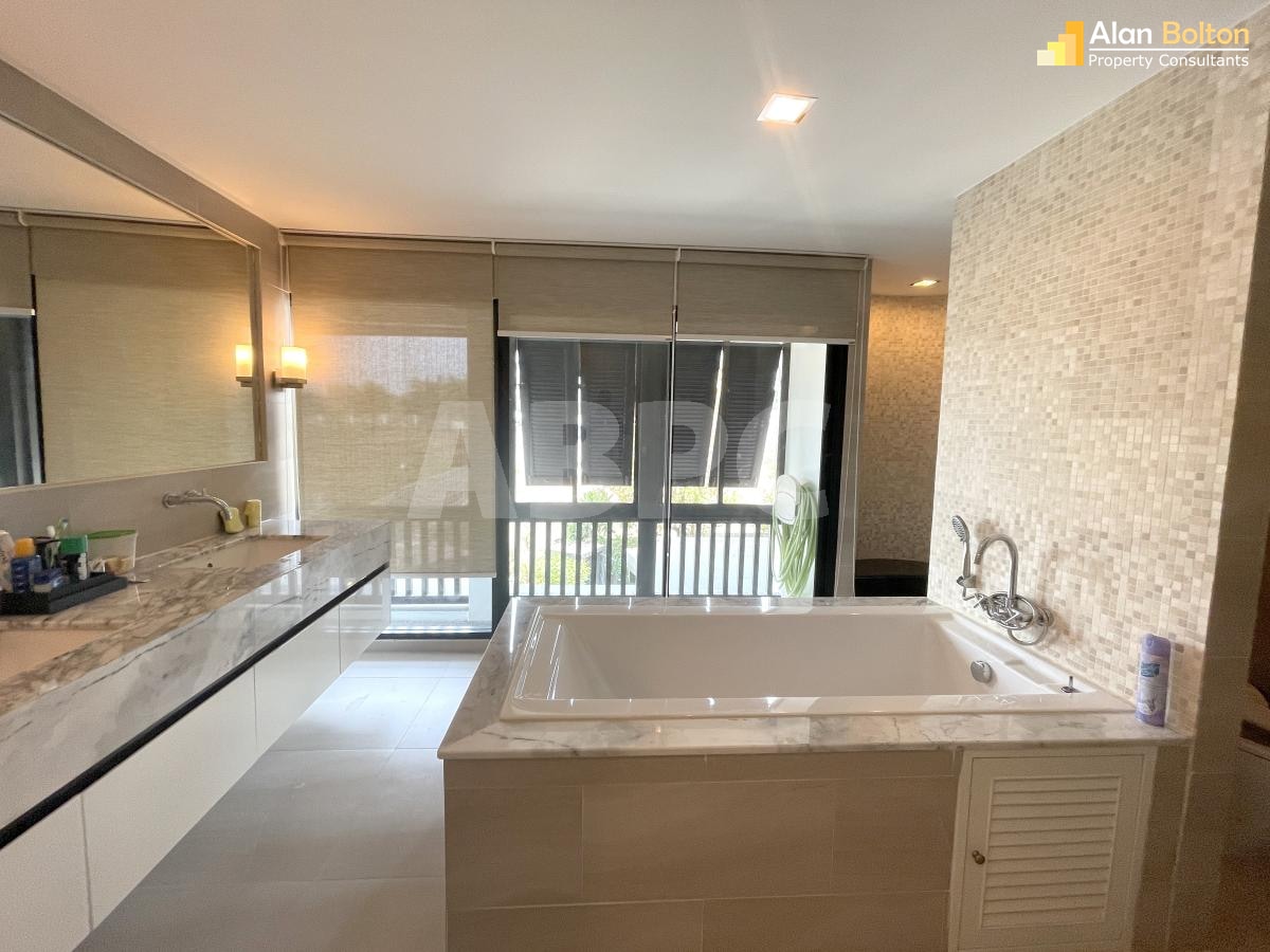 3 Bed 4 Bath in East Pattaya HS5267 photo 17