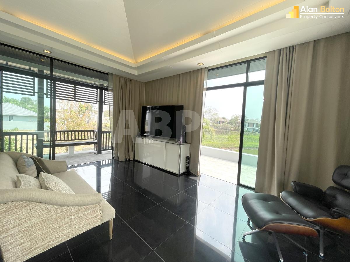 3 Bed 4 Bath in East Pattaya HS5267 photo 15