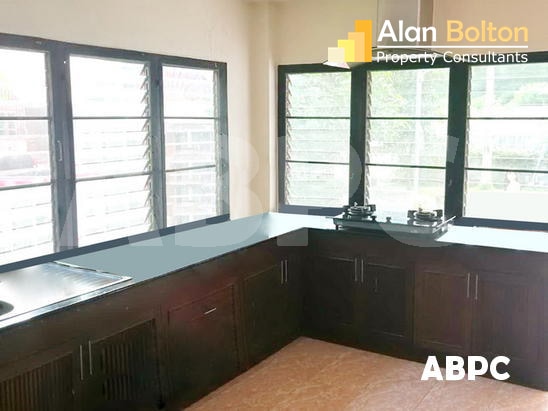8 Bed 8 Bath Pool Villa in Na Jomtien photo 5