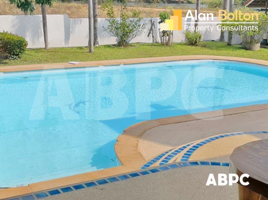 8 Bed 8 Bath Pool Villa in Na Jomtien photo 6