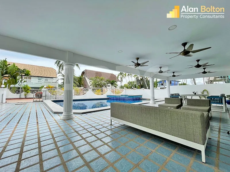 The Boltons - 3 Bed Pool Villa in East Pattaya photo 20
