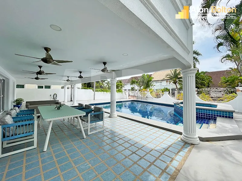 The Boltons - 3 Bed Pool Villa in East Pattaya photo 4