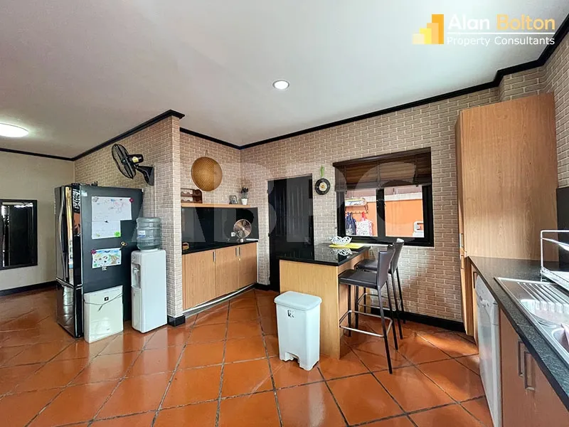 4 Bed 3 Bath Pool Villa in East Pattaya - Mantara Tropical Resort photo 12