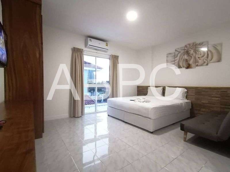 7 Bed 8 Bath Pool Villa in Jomtien photo 18