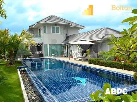 4 Bed 5 Bath in East Pattaya HS5347