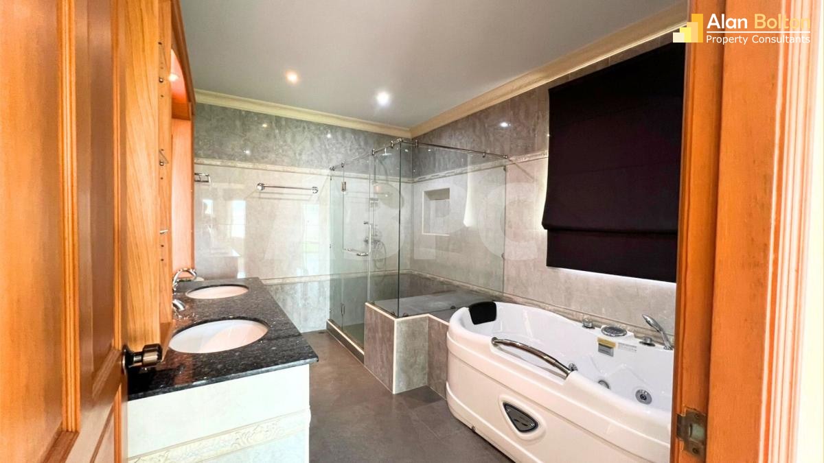 4 Bed 6 Bath in East Pattaya HS5368 photo 26