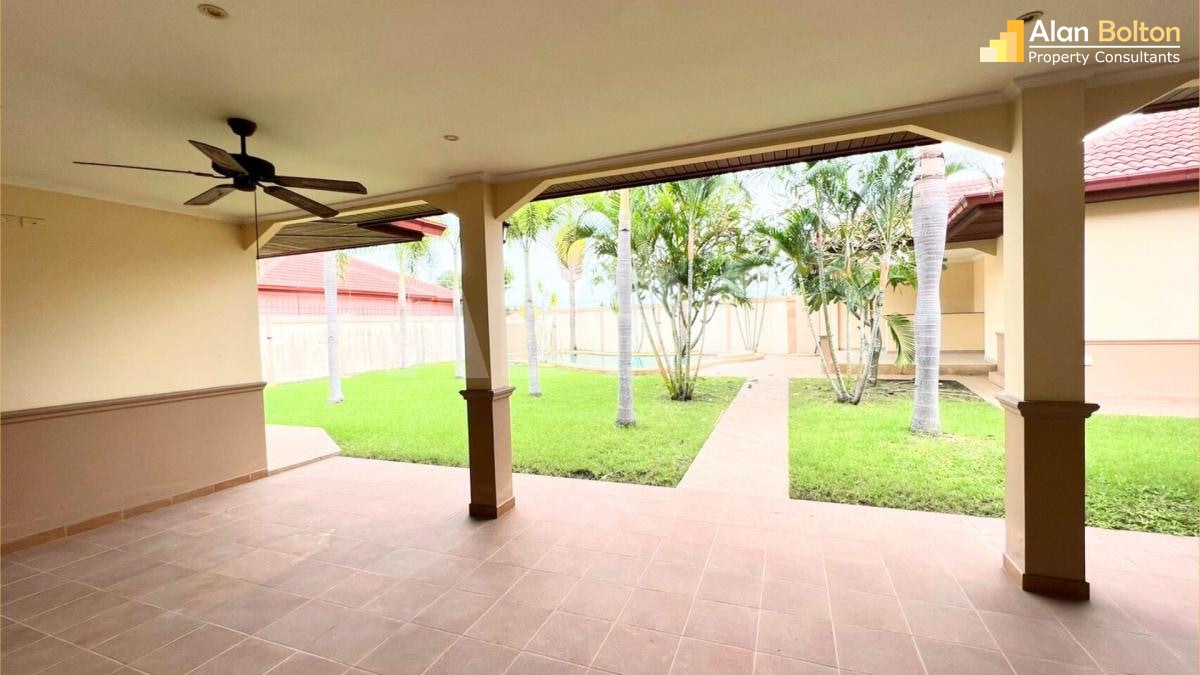 4 Bed 6 Bath in East Pattaya HS5368 photo 11