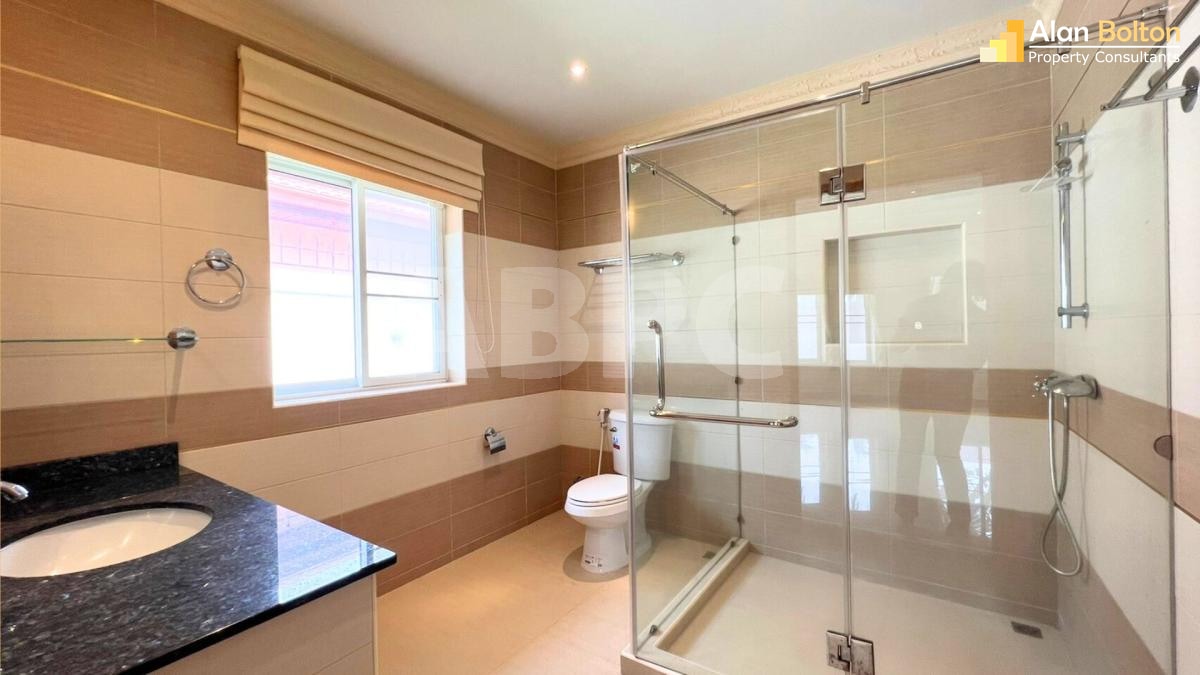 4 Bed 6 Bath in East Pattaya HS5368 photo 6