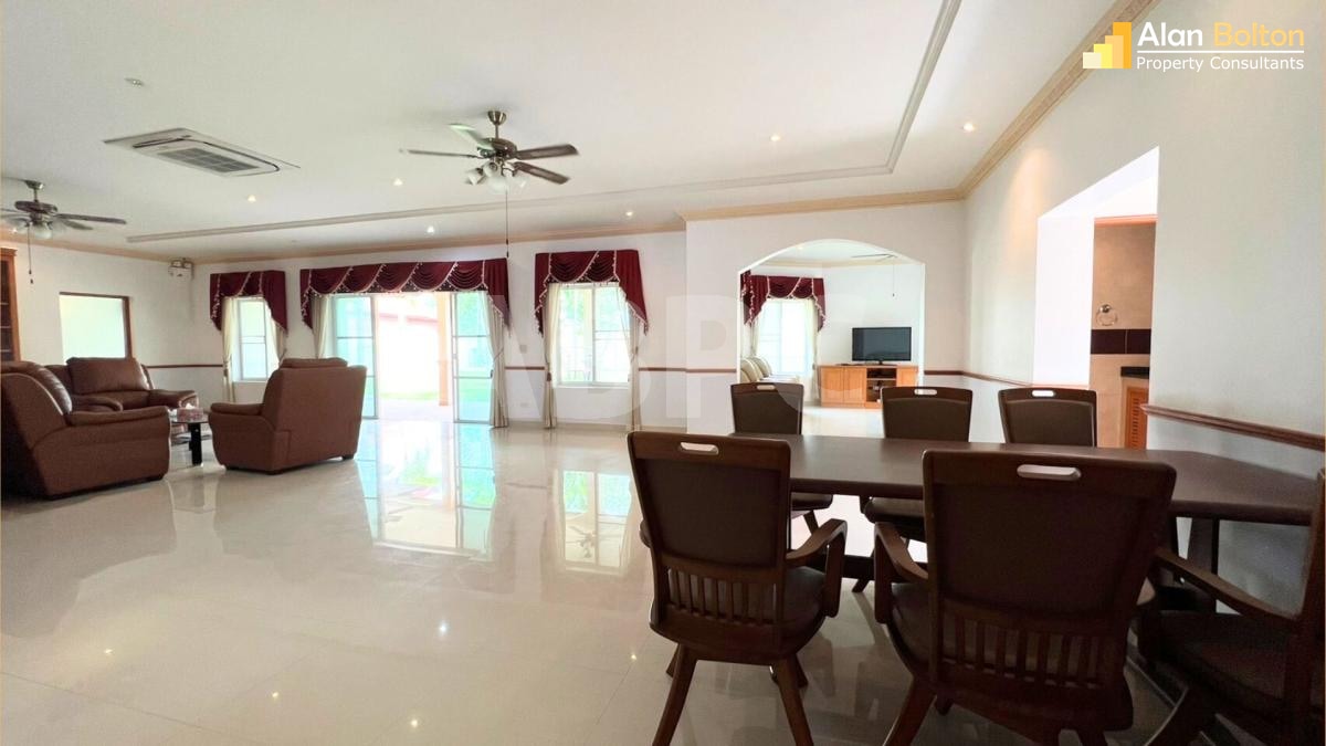 4 Bed 6 Bath in East Pattaya HS5368 photo 5