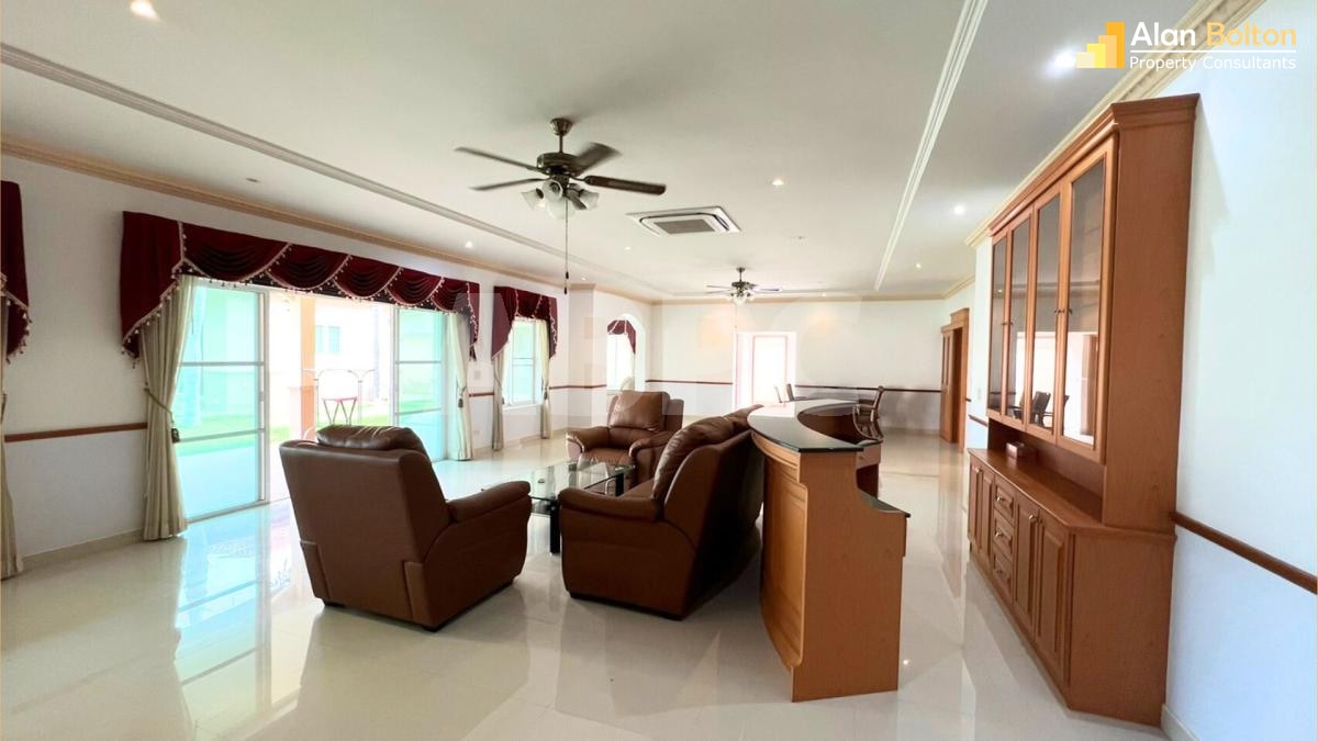 4 Bed 6 Bath in East Pattaya HS5368 photo 31
