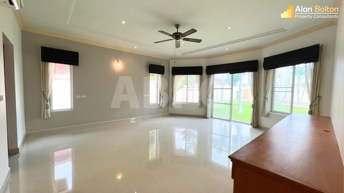 4 Bed 6 Bath in East Pattaya HS5368 photo 9