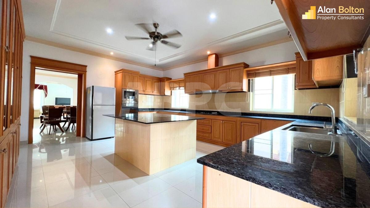 4 Bed 6 Bath in East Pattaya HS5368 photo 30