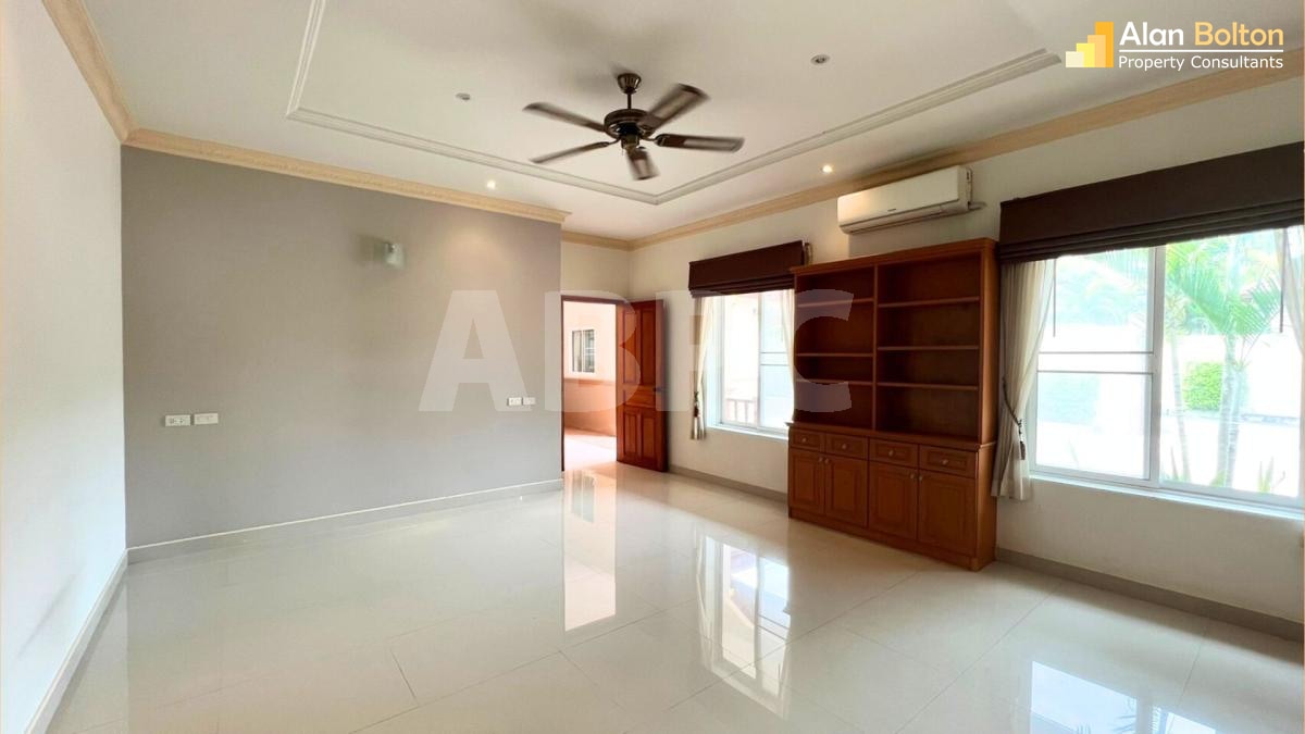 4 Bed 6 Bath in East Pattaya HS5368 photo 20