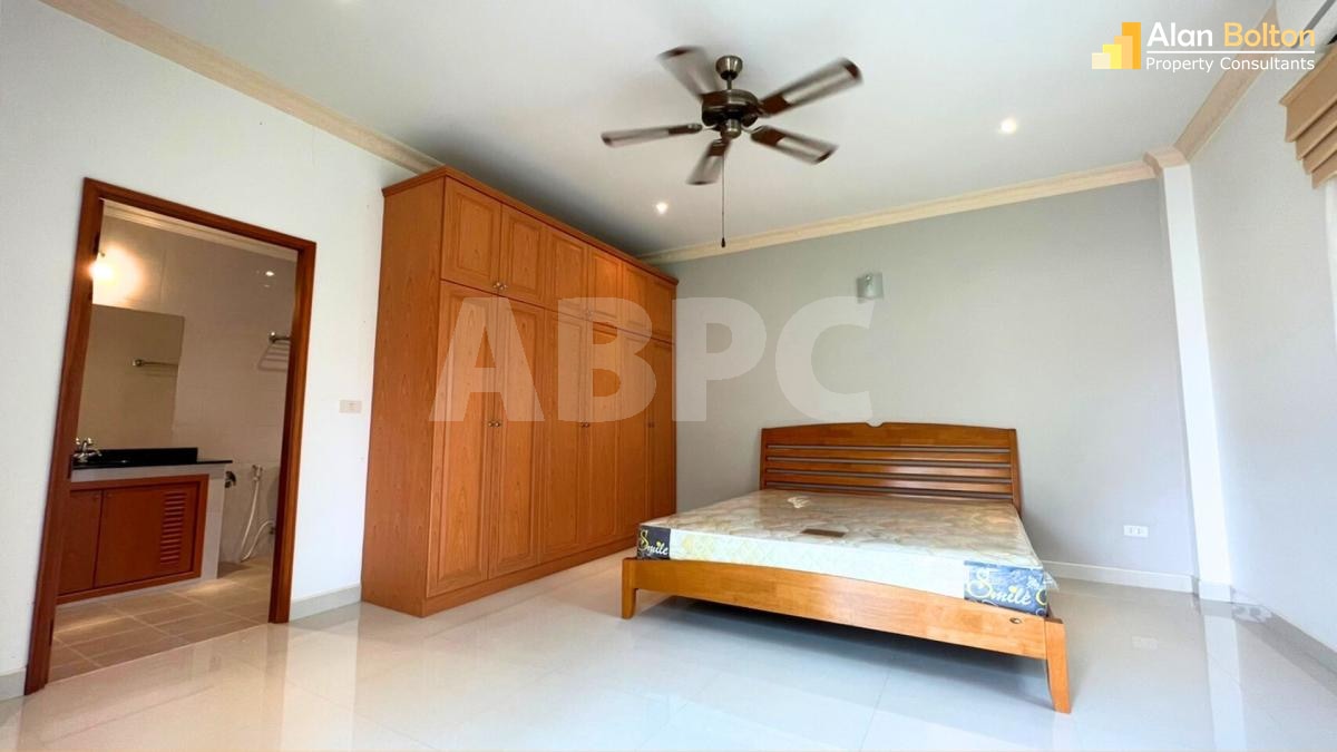 4 Bed 6 Bath in East Pattaya HS5368 photo 27
