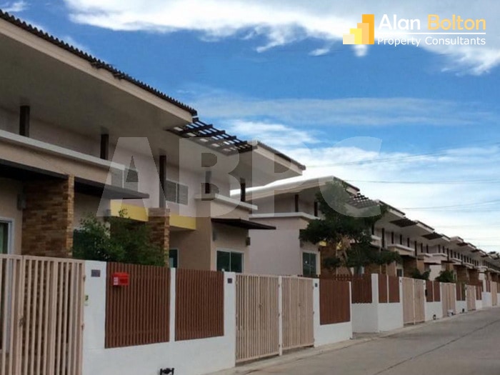 2 Bedroom House In East Pattaya - Baan Suk Siri