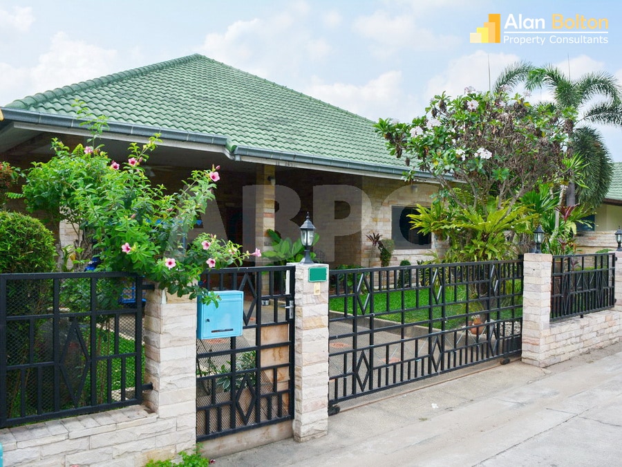 Spacious 4 Bedroom House in SP4 Village 4 For Sale