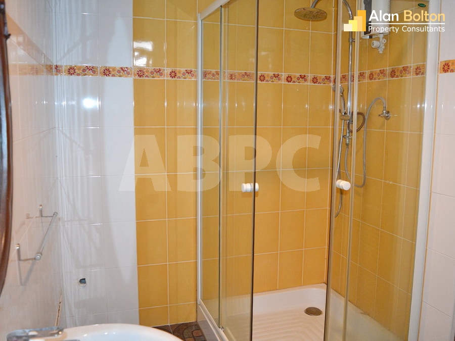 Spacious 4 Bedroom House in SP4 Village 4 For Sale photo 7