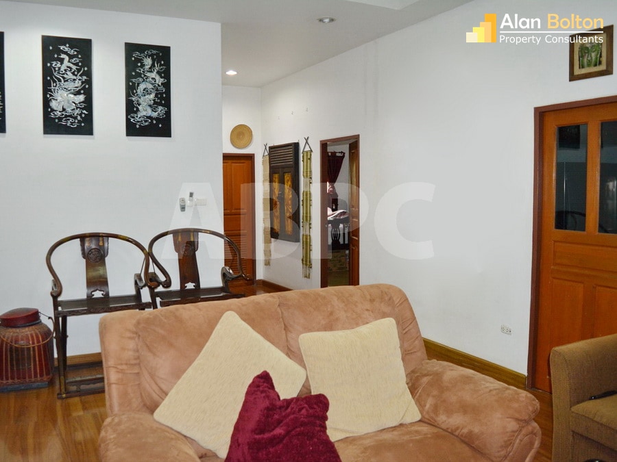Spacious 4 Bedroom House in SP4 Village 4 For Sale photo 4