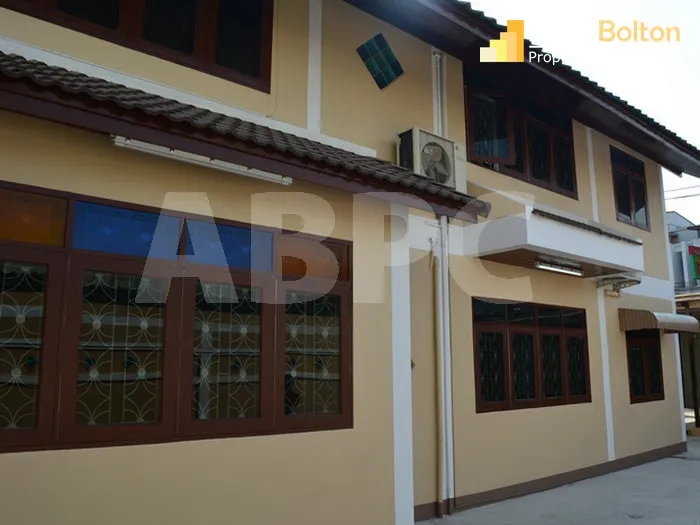 9 Bed 8 Bath House in South Pattaya photo 12