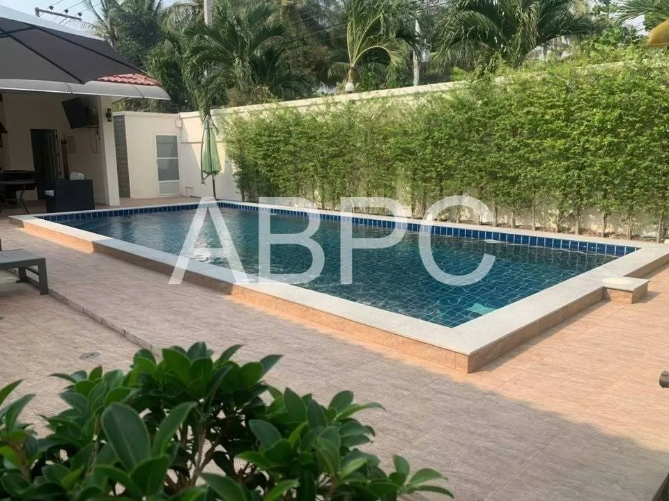 3 Bed 4 Bath Pool Villa in East Pattaya photo 11