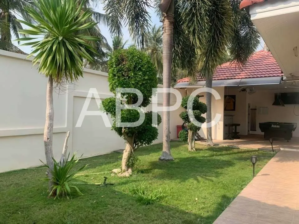 3 Bed 4 Bath Pool Villa in East Pattaya photo 5