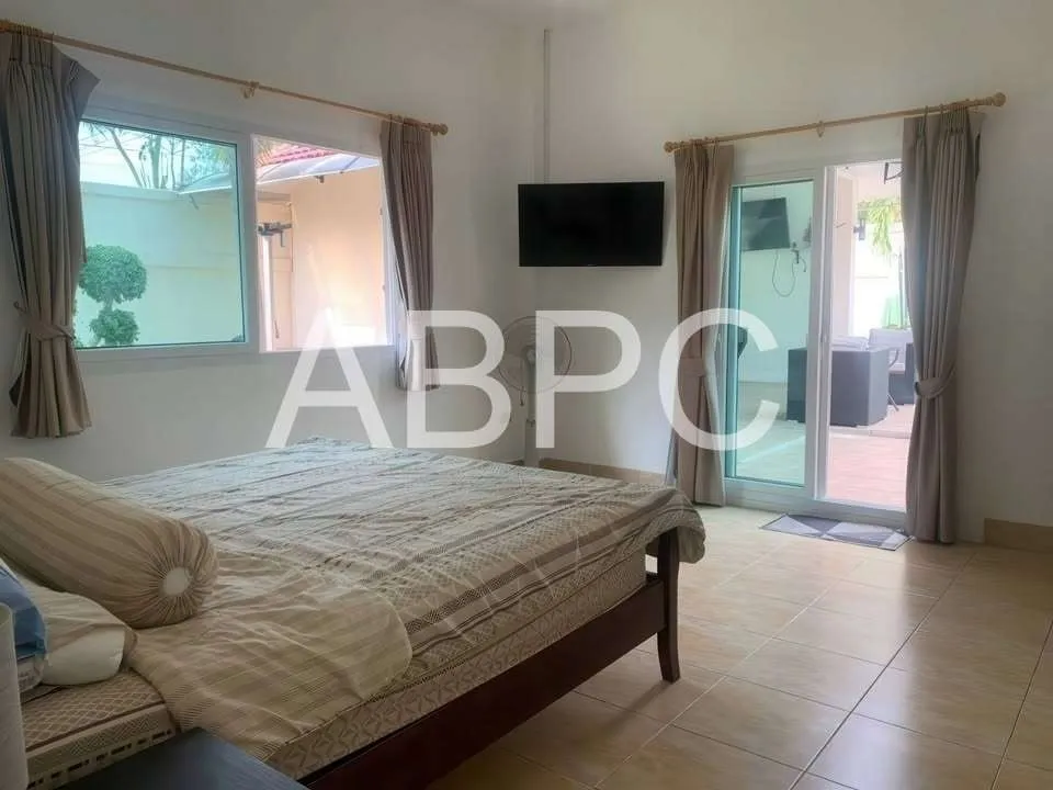 3 Bed 4 Bath Pool Villa in East Pattaya photo 7