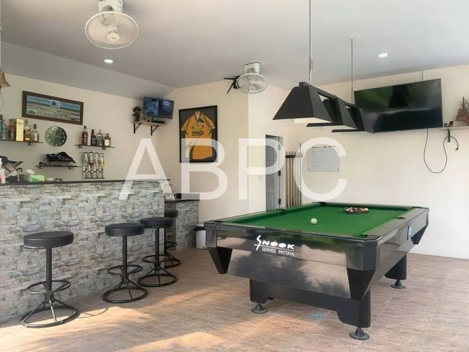 3 Bed 4 Bath Pool Villa in East Pattaya photo 10