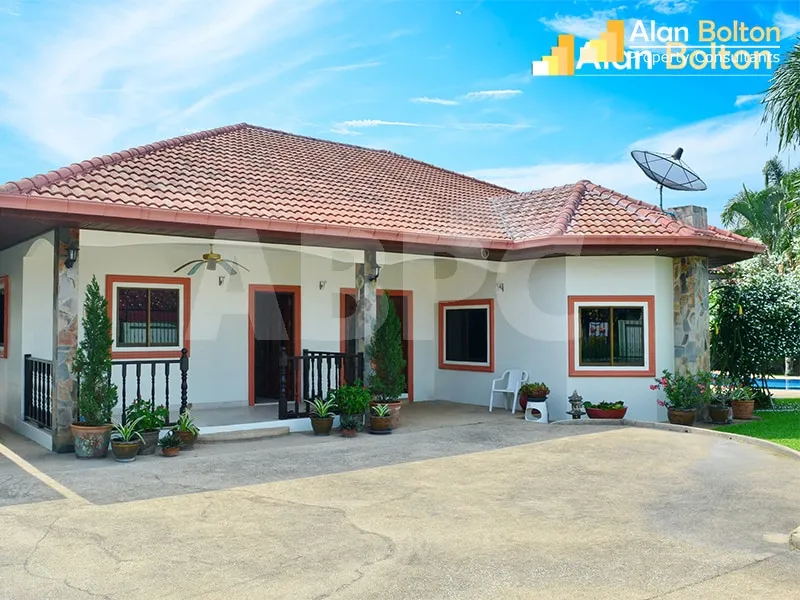 3 Bed 4 Bath in East Pattaya HS5548
