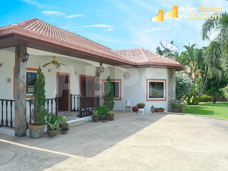 3 Bed 4 Bath in East Pattaya HS5548 photo 3