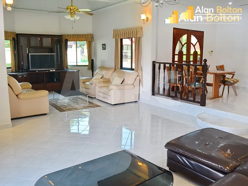 3 Bed 4 Bath in East Pattaya HS5548 photo 6