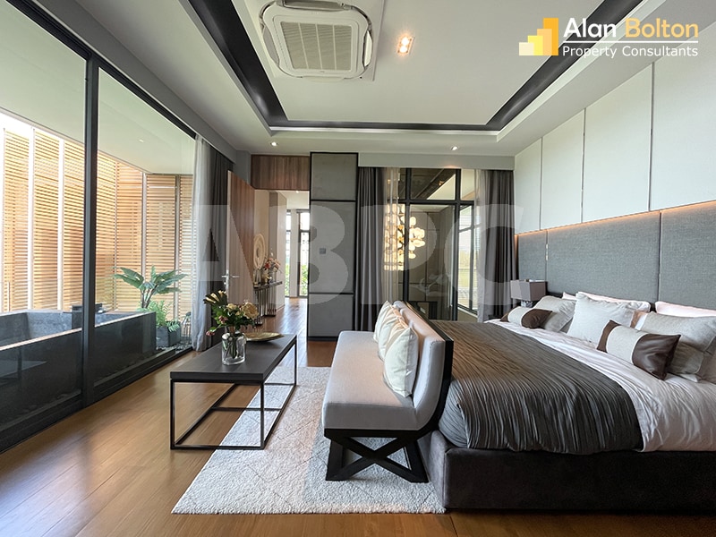 Brand New Luxury 4 Bedroom House For Sale photo 5