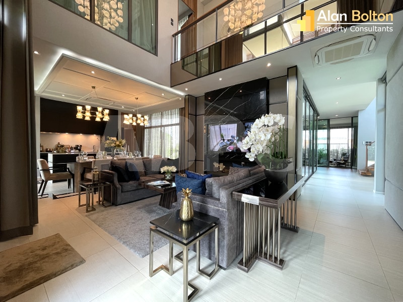 Brand New Luxury 4 Bedroom House For Sale photo 3