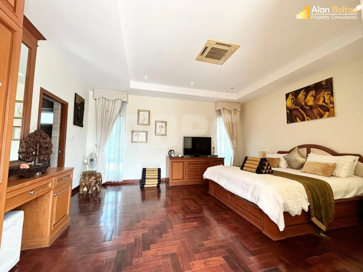 5 Bed 6 Bath Pool Villa In East Pattaya photo 13