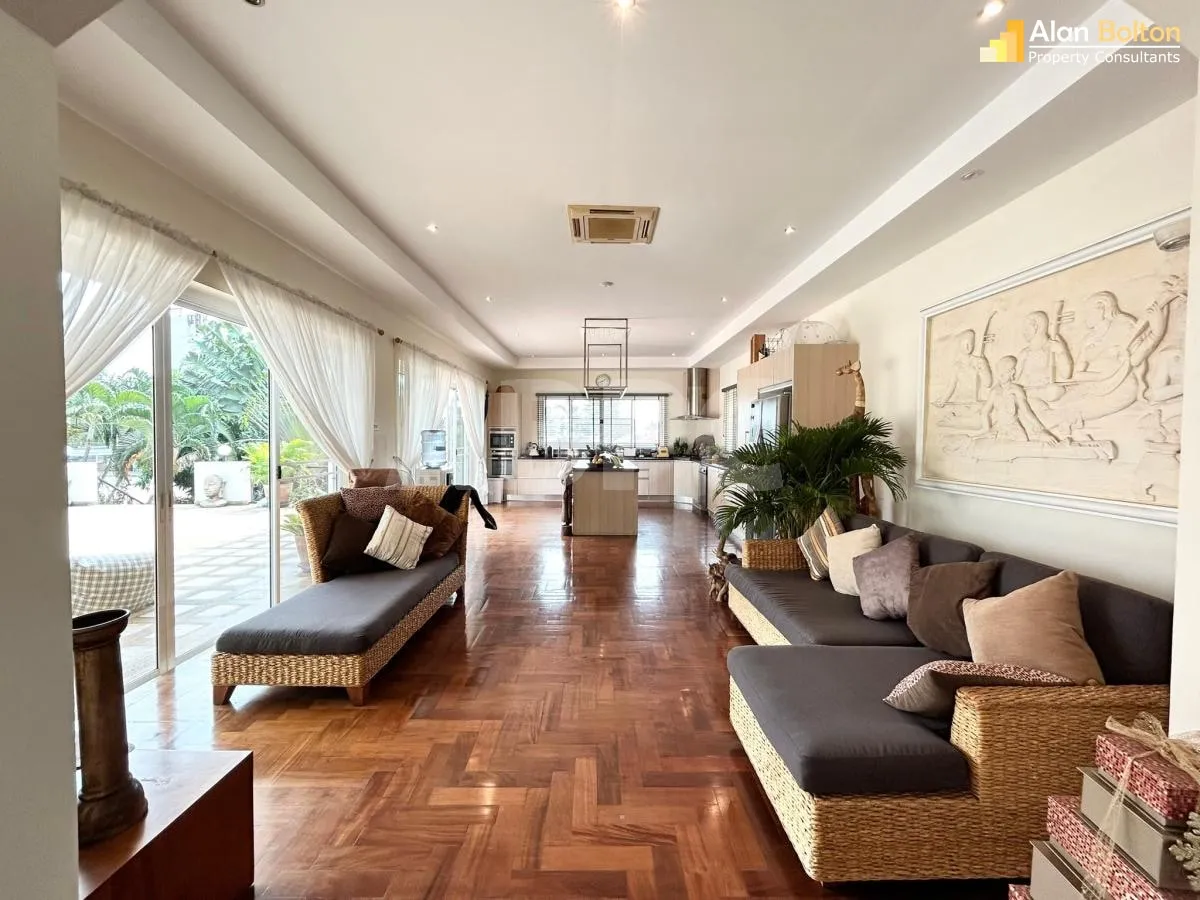5 Bed 6 Bath Pool Villa In East Pattaya photo 14