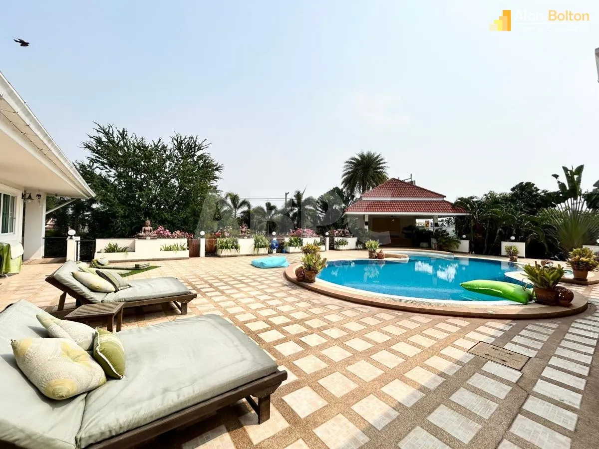 5 Bed 6 Bath Pool Villa In East Pattaya photo 18