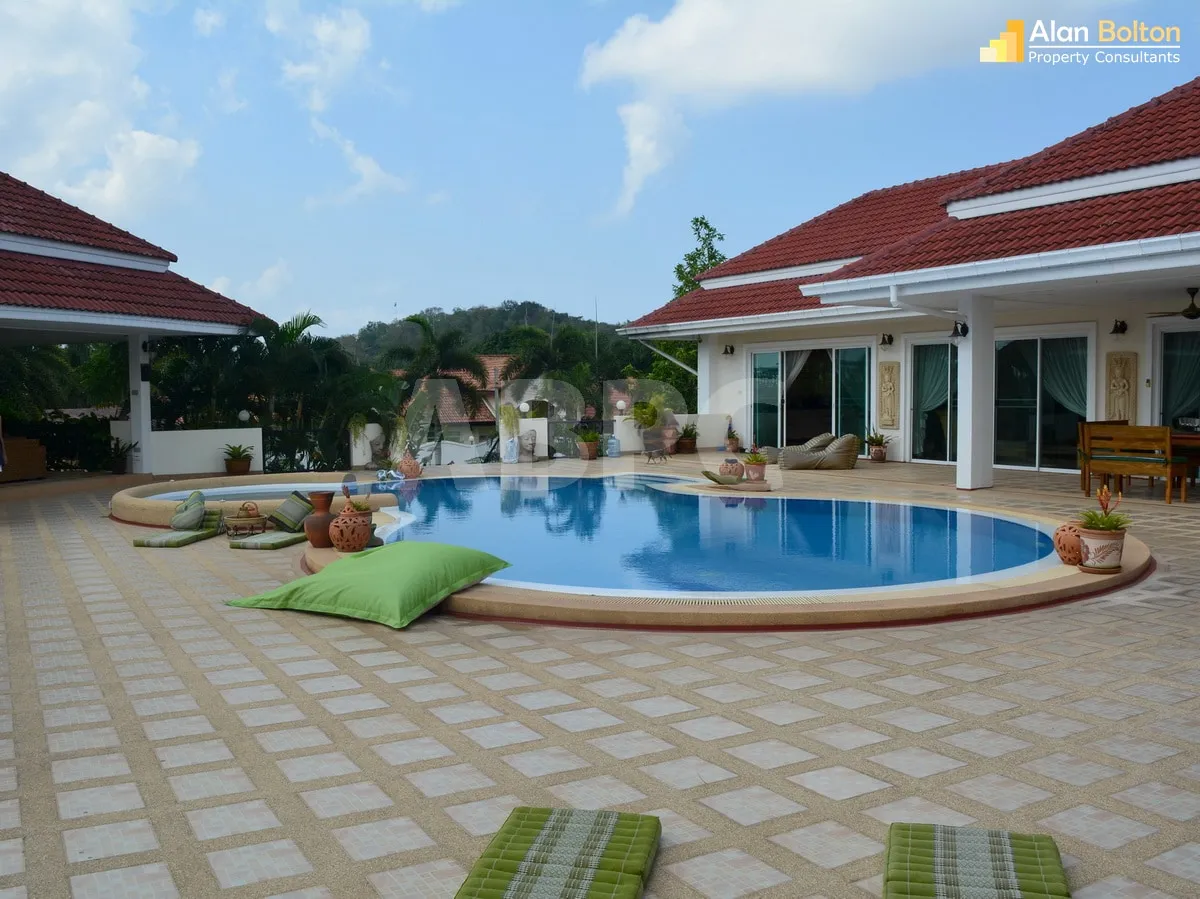 5 Bed 6 Bath Pool Villa In East Pattaya photo 19