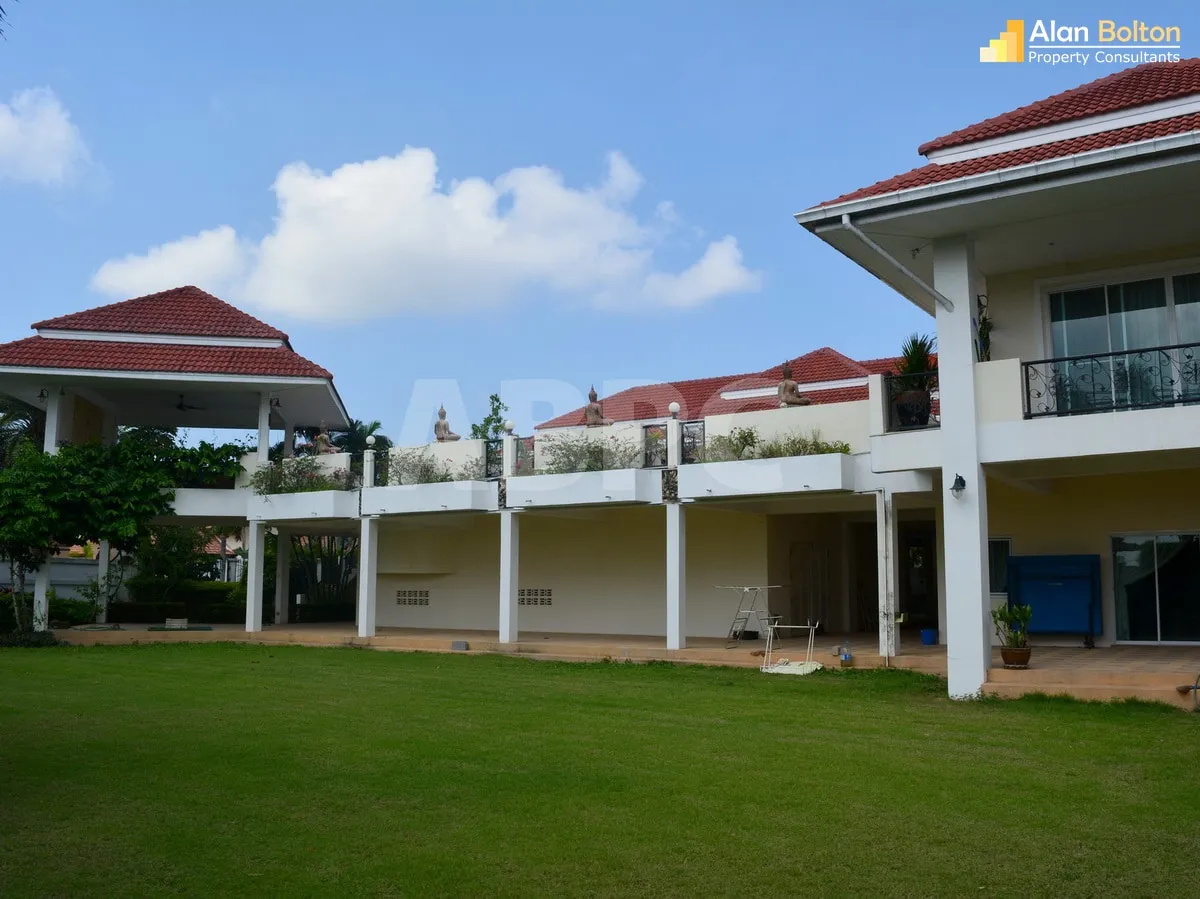 5 Bed 6 Bath Pool Villa In East Pattaya photo 20
