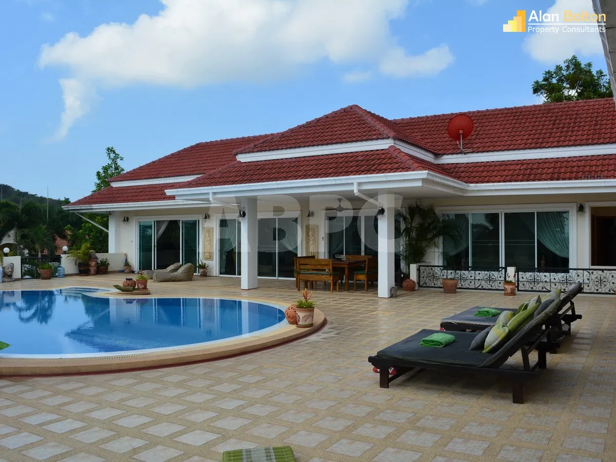 5 Bed 6 Bath Pool Villa In East Pattaya photo 21