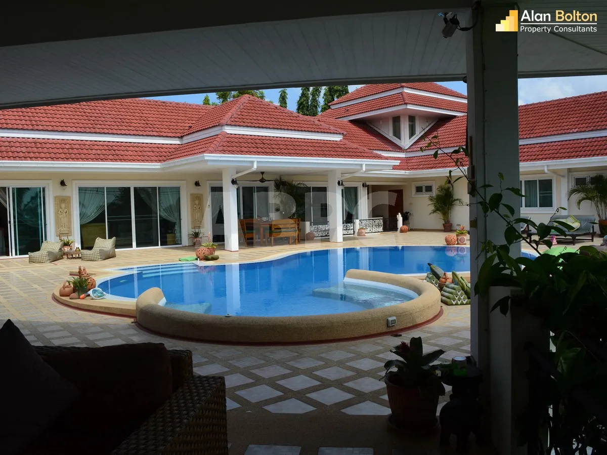 5 Bed 6 Bath Pool Villa In East Pattaya photo 23