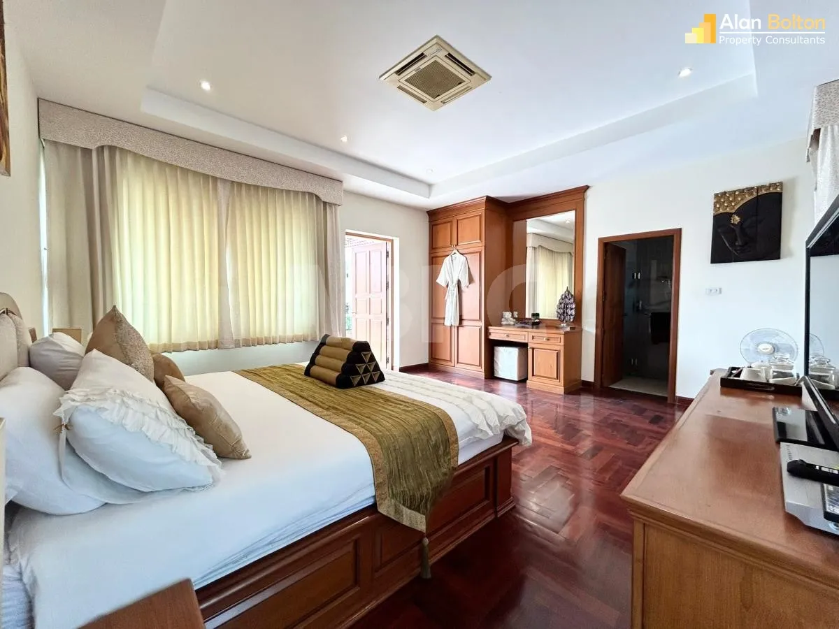 5 Bed 6 Bath Pool Villa In East Pattaya photo 29